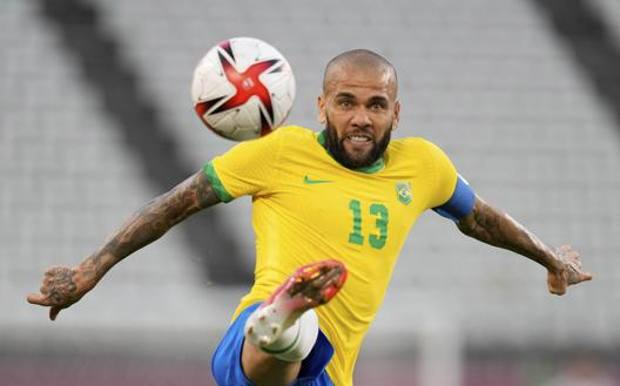 “Alto rischio di fuga”: Dani Alves resta in galera, respinta l’istanza di scarcerazione