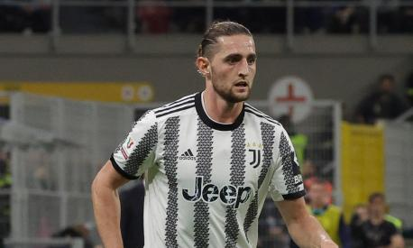 Juve, è ufficiale: Rabiot rinnova per un’altra stagione