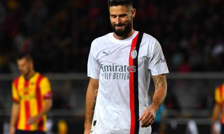 Milan, due giornate di squalifica a Giroud. Salterà Fiorentina e Frosinone