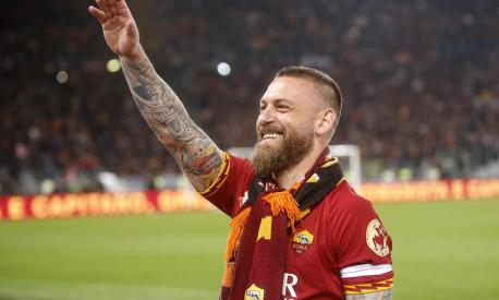 Roma, De Rossi è ufficiale: in panchina contro il Verona.