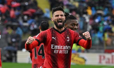 I dubbi di Giroud, restare al Milan o partire? Il club lascia la porta aperta: “Presto per parlarne”