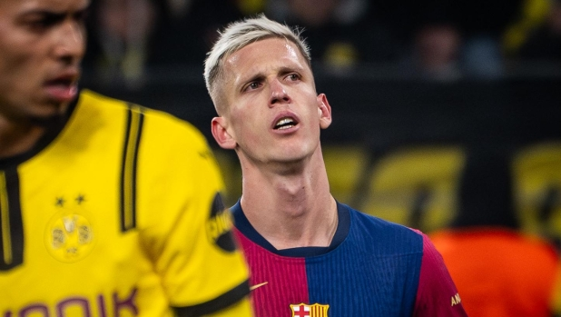 Dani Olmo non è più un giocatore del Barça. Che però promette novità entro venerdì