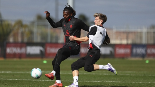 Leao, un calcio al passato: “Con Allegri è cambiato tutto, ora il Milan è una squadra”