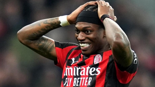 Leao, dopo le polemiche cita il Vangelo: “Fai ciò che è in tuo potere”