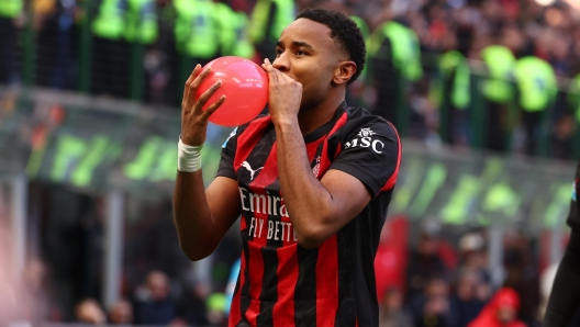 Il Milan cerca gol, Allegri cambia attacco: contro il Genoa spazio a Nkunku, Füllkrug si candida