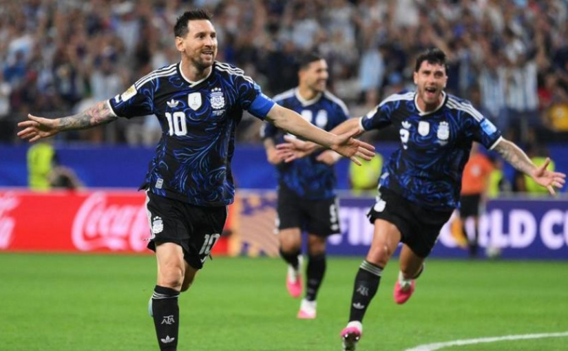 Argentina sul velluto con la Giordania, Lautaro in gol. Magia di Messi, sono 19 ai Mondiali
