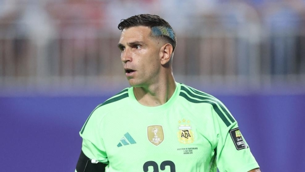 “Il Dibu Martinez non si muove”: l’Aston Villa chiude la porta, e la Juve si rituffa su Vicario. I dettagli
