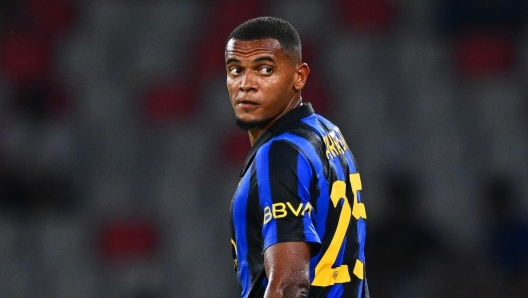 Akanji: “Io e Stones fratelli di Champions. Tifo Sinner, imparo l’italiano con l’Odissea. Basta treccine e il tatuaggio…”