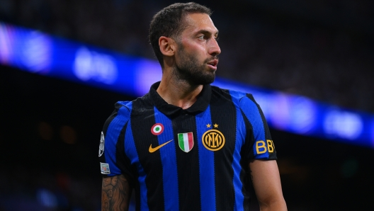 Inter, risentimento agli adduttori per Calhanoglu: torna dopo la sosta