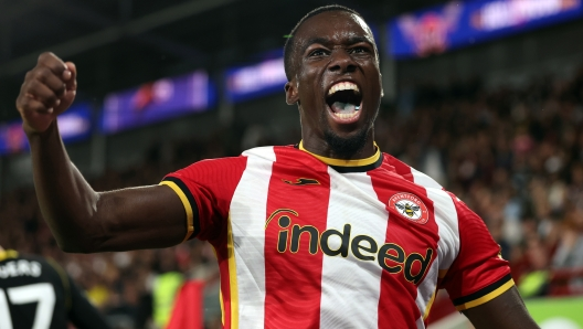 Kayode, il giorno dei sogni! Prima riceve la chiamata di Mancini, poi col Brentford fa a pezzi il Chelsea